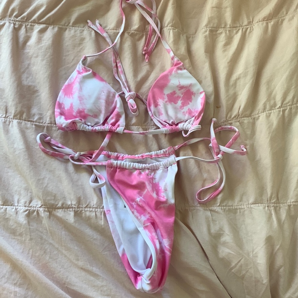 Pink marbled triangle top and bottom bikini set